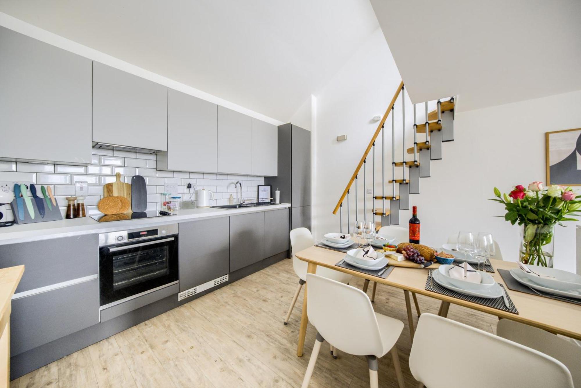 Coventry Large 4-Bed Townhouse By Empower Homes Εξωτερικό φωτογραφία