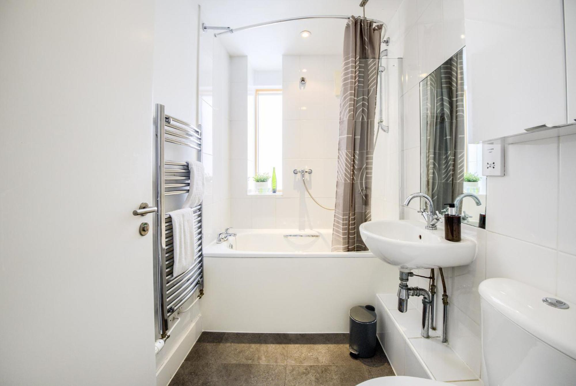 Coventry Large 4-Bed Townhouse By Empower Homes Εξωτερικό φωτογραφία