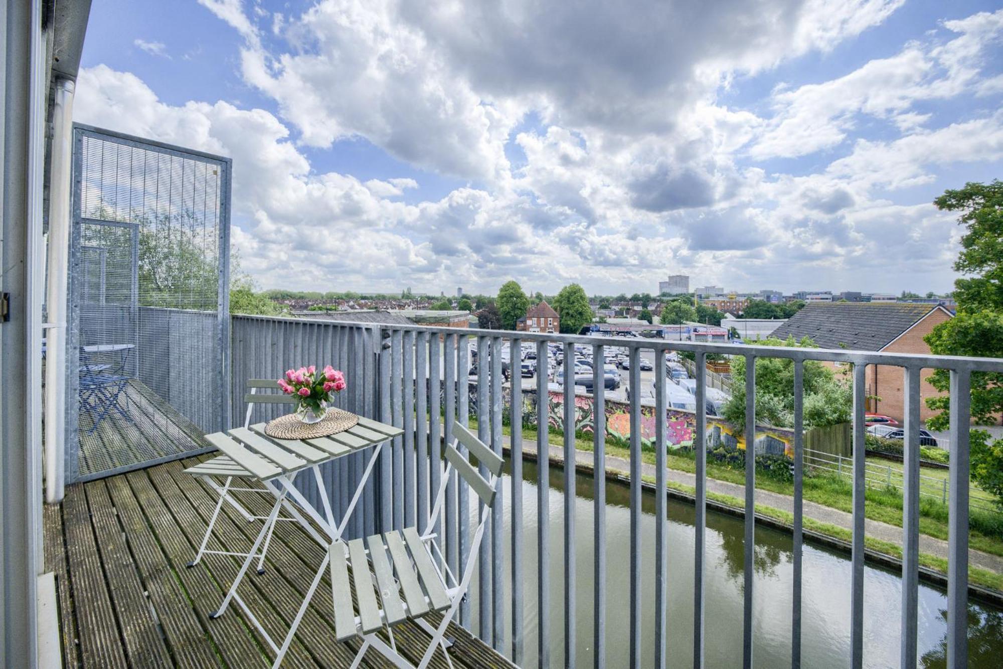 Coventry Large 4-Bed Townhouse By Empower Homes Εξωτερικό φωτογραφία