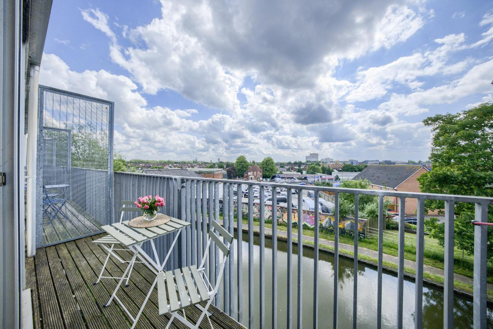 Coventry Large 4-Bed Townhouse By Empower Homes Εξωτερικό φωτογραφία
